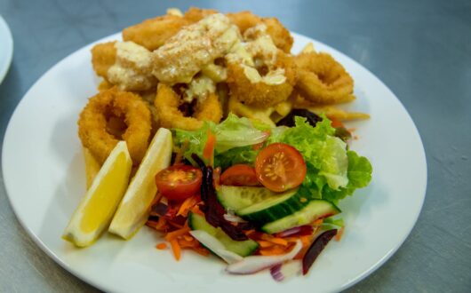 Food Calamari Chips & Salad and garlic sauce